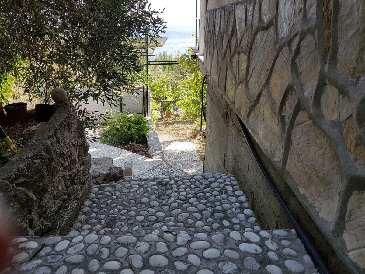 Bohali'S House Villa Sinarades Exterior photo
